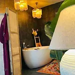Private Pool Panoramic Views 别墅